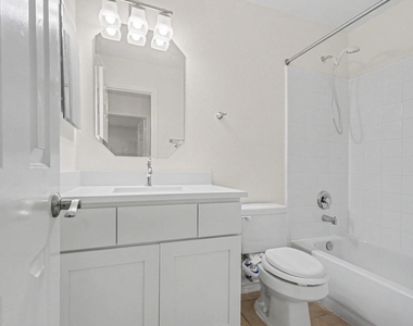 15403 Court Green Trail - Photo Thumbnail 13