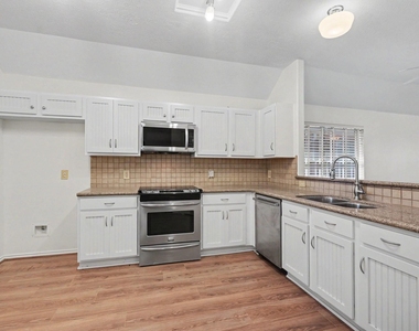 15403 Court Green Trail - Photo Thumbnail 5