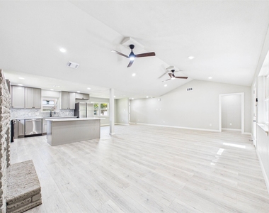 135 Highland Terrace - Photo Thumbnail 18