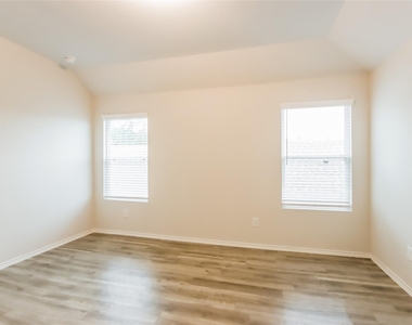 17311 Desmond Street - Photo Thumbnail 8