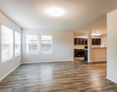 17311 Desmond Street - Photo Thumbnail 6