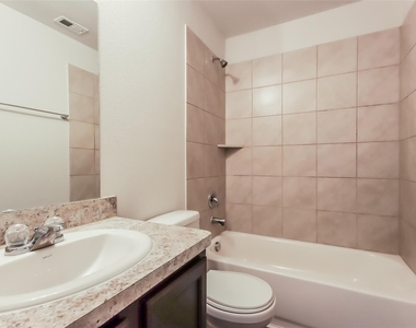 17311 Desmond Street - Photo Thumbnail 12