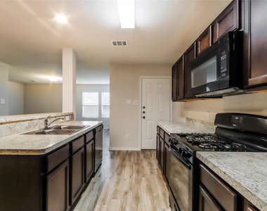 17311 Desmond Street - Photo Thumbnail 4