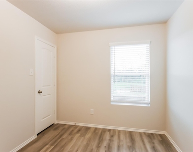 17311 Desmond Street - Photo Thumbnail 11