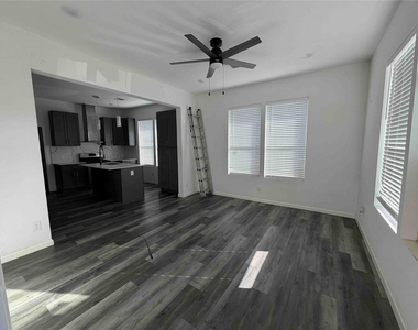 2404 Burkett Street - Photo Thumbnail 5