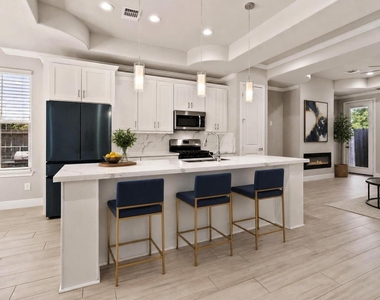 1703 Wipprecht Street - Photo Thumbnail 3