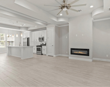 1703 Wipprecht Street - Photo Thumbnail 9