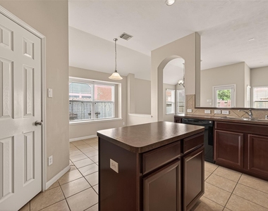 25918 Silver Timbers Lane - Photo Thumbnail 12