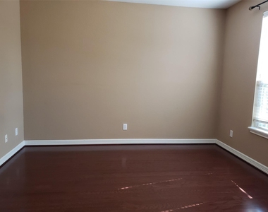 3607 Cat Springs Lane - Photo Thumbnail 4