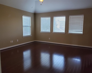 3607 Cat Springs Lane - Photo Thumbnail 29