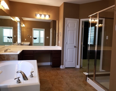 3607 Cat Springs Lane - Photo Thumbnail 17