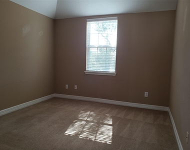3607 Cat Springs Lane - Photo Thumbnail 23