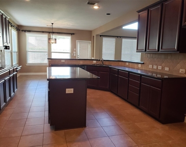 3607 Cat Springs Lane - Photo Thumbnail 9