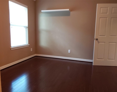 3607 Cat Springs Lane - Photo Thumbnail 28