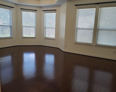 3607 Cat Springs Lane - Photo Thumbnail 16