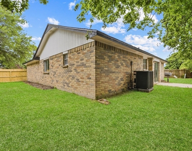 7310 Londres Drive - Photo Thumbnail 26