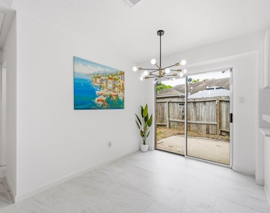 7310 Londres Drive - Photo Thumbnail 7