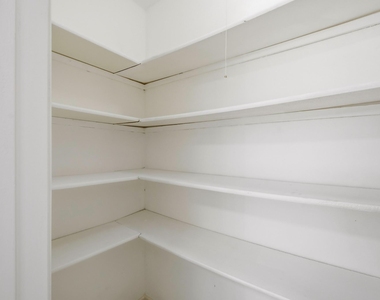 7310 Londres Drive - Photo Thumbnail 12