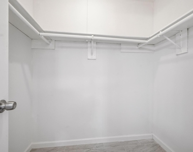 7310 Londres Drive - Photo Thumbnail 24