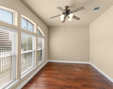 1716 Aden Drive - Photo Thumbnail 8
