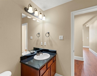 1716 Aden Drive - Photo Thumbnail 9