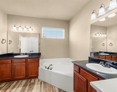 1716 Aden Drive - Photo Thumbnail 11