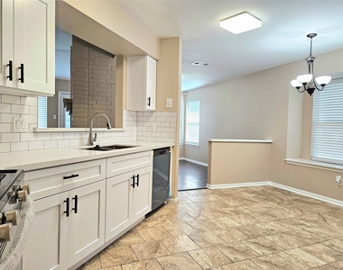 4231 Southchase Lane - Photo Thumbnail 5