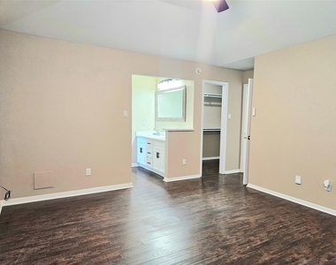 4231 Southchase Lane - Photo Thumbnail 15