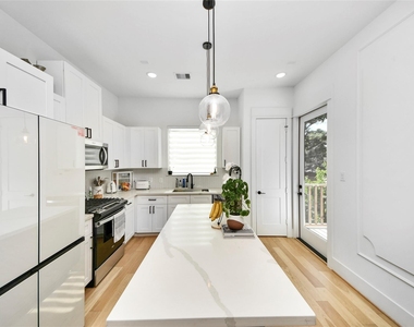 1837 Flowing Springs Trail - Photo Thumbnail 20