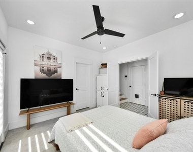 1837 Flowing Springs Trail - Photo Thumbnail 6