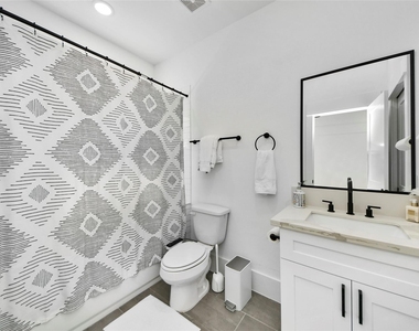 1837 Flowing Springs Trail - Photo Thumbnail 7