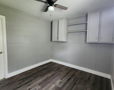 9711 Aguila Street - Photo Thumbnail 9