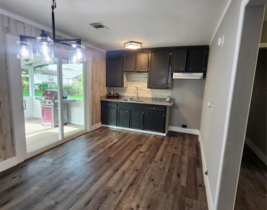 9711 Aguila Street - Photo Thumbnail 6