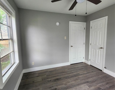 9711 Aguila Street - Photo Thumbnail 16