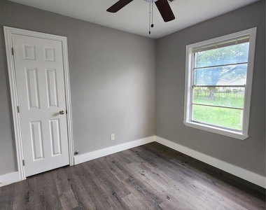 9711 Aguila Street - Photo Thumbnail 13