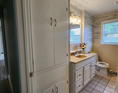 9711 Aguila Street - Photo Thumbnail 10