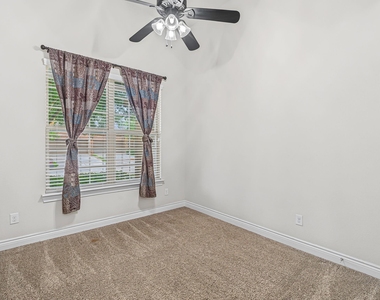 24227 Peralta Glen Lane - Photo Thumbnail 7