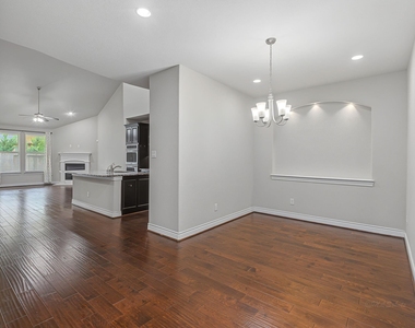 24227 Peralta Glen Lane - Photo Thumbnail 9