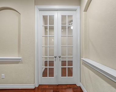 24227 Peralta Glen Lane - Photo Thumbnail 5