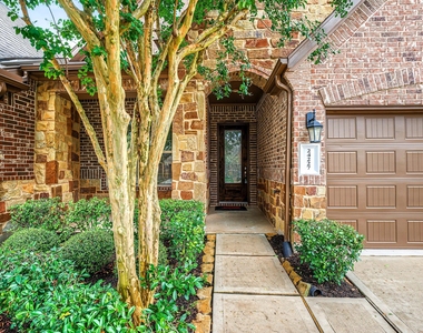 24227 Peralta Glen Lane - Photo Thumbnail 39