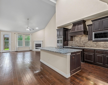 24227 Peralta Glen Lane - Photo Thumbnail 12