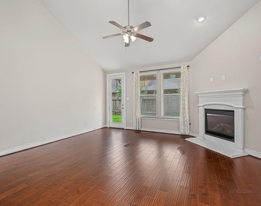 24227 Peralta Glen Lane - Photo Thumbnail 16