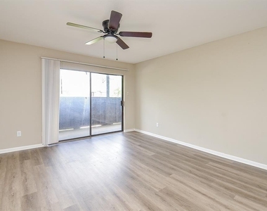 3075 Walnut Bend Lane - Photo Thumbnail 2