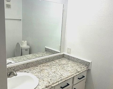 3075 Walnut Bend Lane - Photo Thumbnail 10