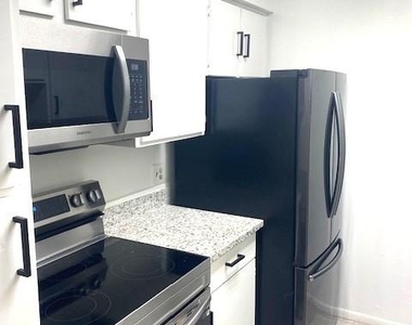 3075 Walnut Bend Lane - Photo Thumbnail 6
