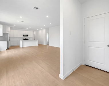 26139 Sea Rosemary Ln - Photo Thumbnail 8