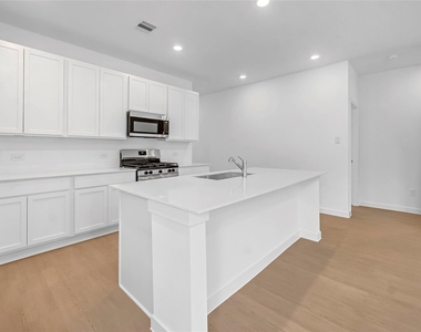 26139 Sea Rosemary Ln - Photo Thumbnail 9