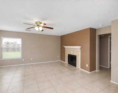 4711 Buescher Court - Photo Thumbnail 5