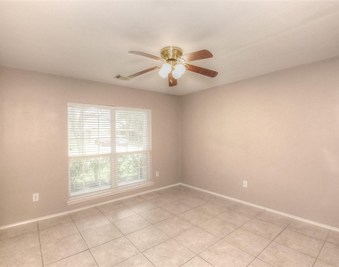 4711 Buescher Court - Photo Thumbnail 7