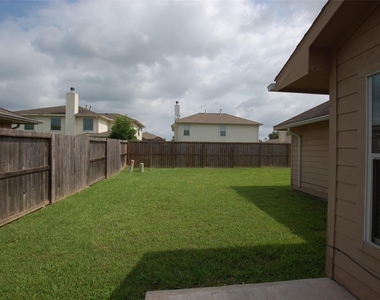 4711 Buescher Court - Photo Thumbnail 15